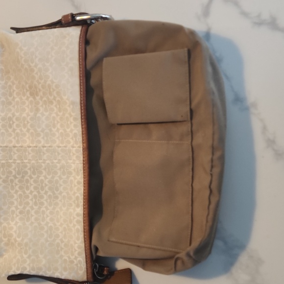 Authentic Coach signature shoulder bag/ crossbody bag - Picture 8 of 10